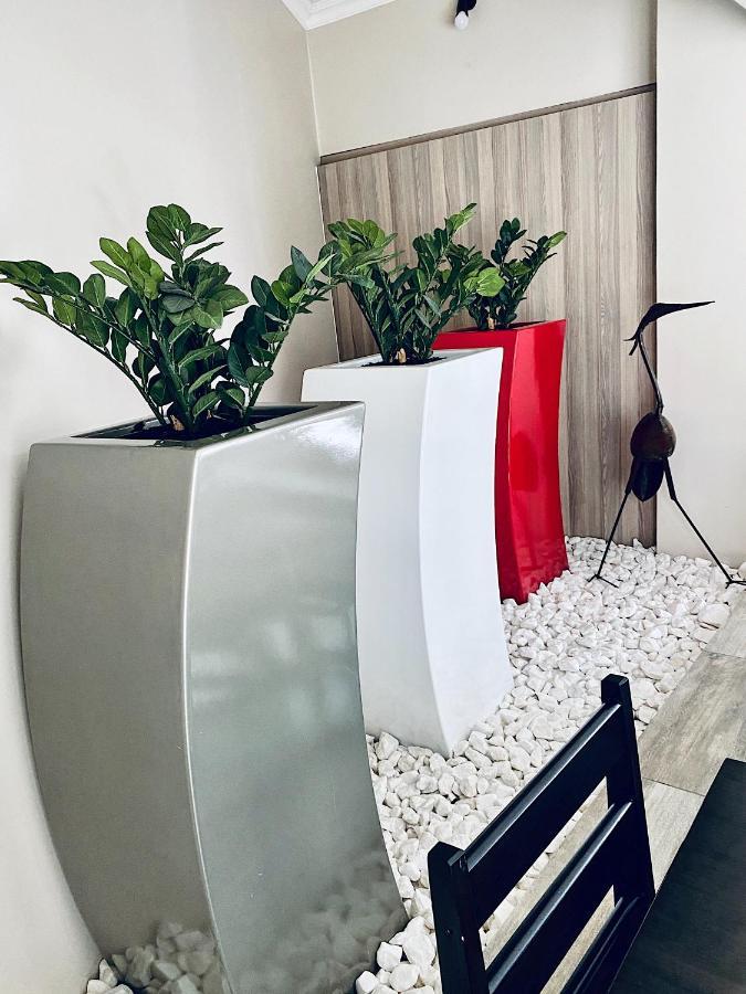 Rnb Guesthouse Roodepoort Bagian luar foto