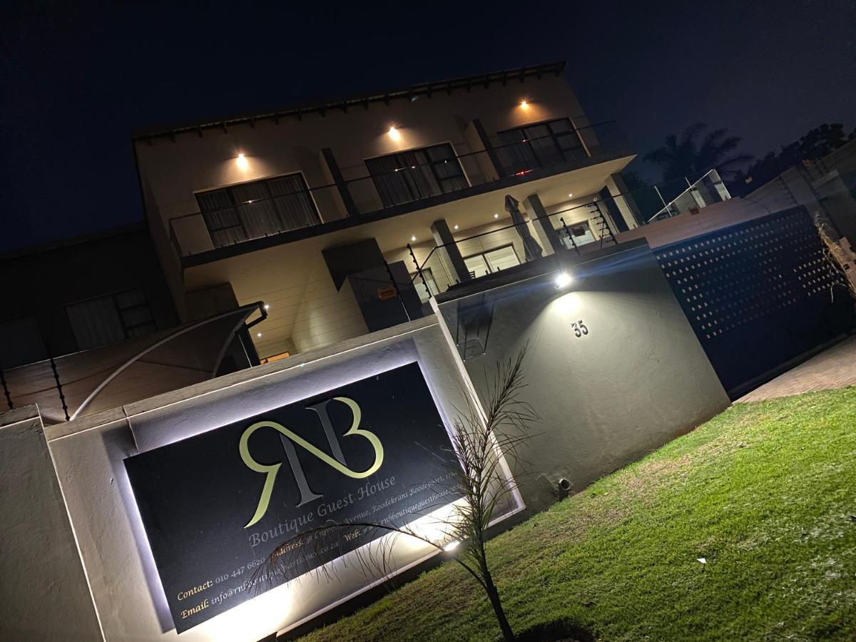 Rnb Guesthouse Roodepoort Bagian luar foto