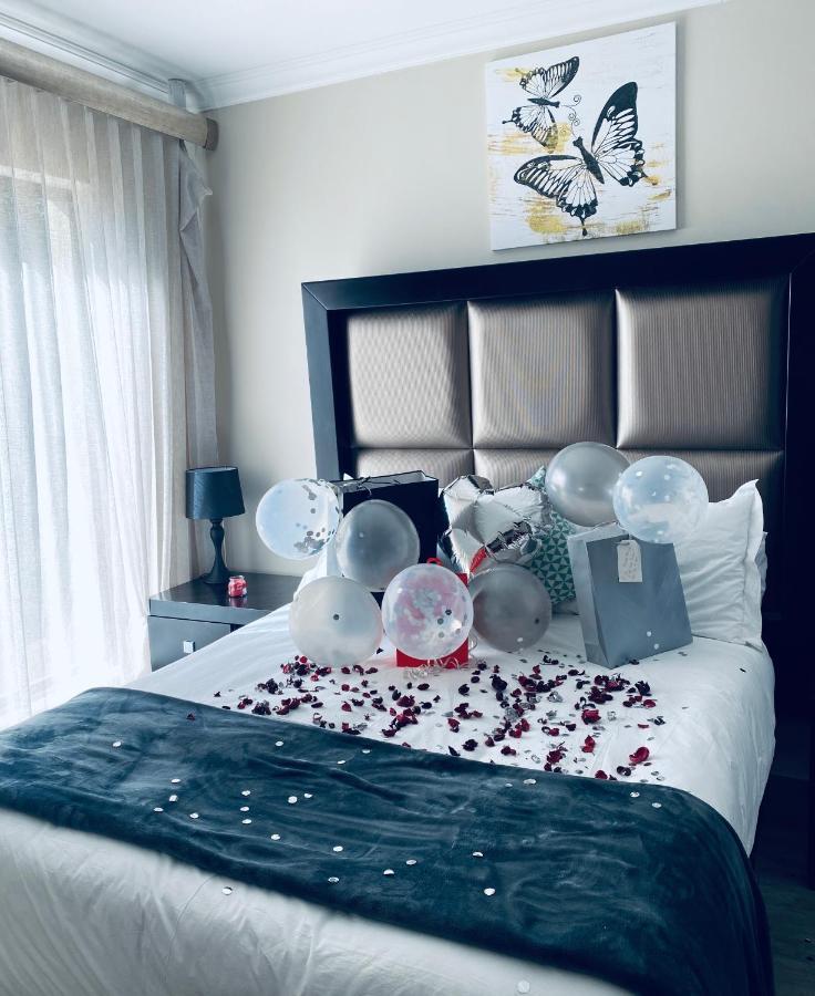 Rnb Guesthouse Roodepoort Bagian luar foto