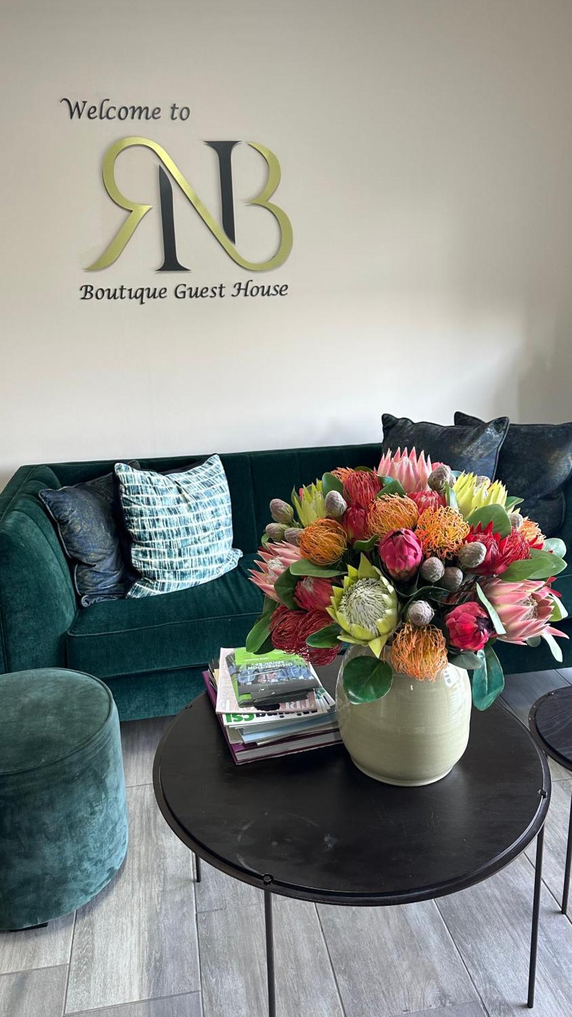 Rnb Guesthouse Roodepoort Bagian luar foto
