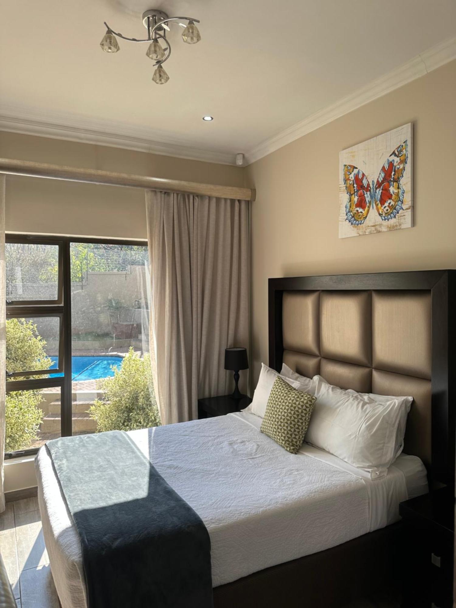 Rnb Guesthouse Roodepoort Bagian luar foto